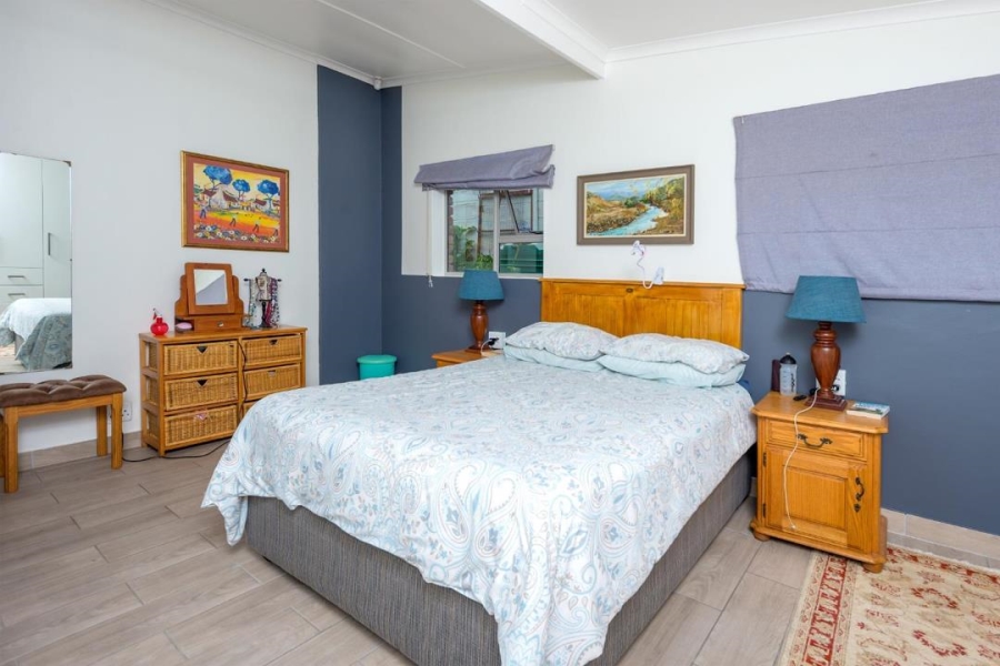 4 Bedroom Property for Sale in Dormehls Drift Western Cape